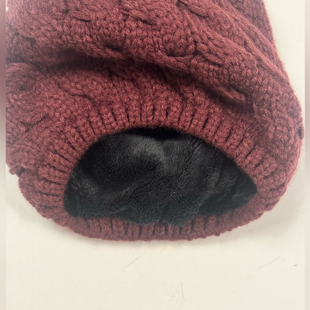 NWT!! Burton Burgundy Cable Knit Beanie - Picture 2 of 2